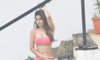 Karishma Sharma hot pic @Instagram